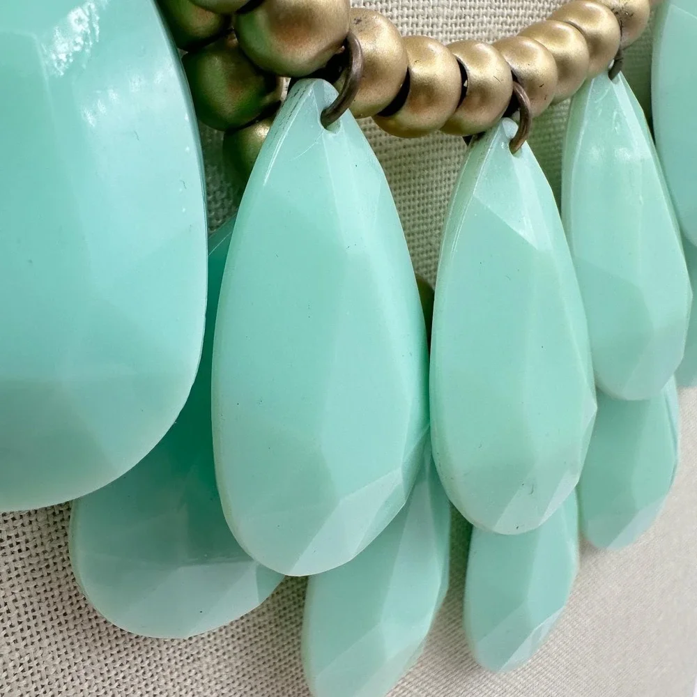 Vintage 90s Mint Green Teardrop‎ Beaded Bib Necklace Women's Classic Jewelry